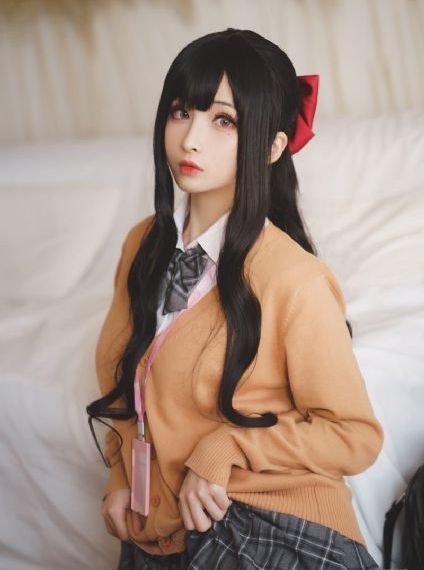 《美丽教师》